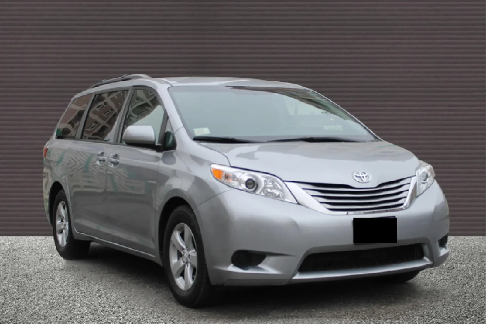 Loyer Toyota Sienna  Argent 2016 en Erevan