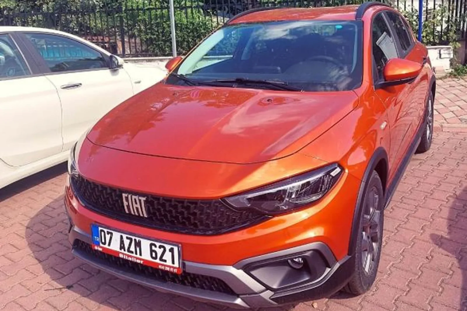 Rent Fiat Egea Cross Orange 2022 in Kemer