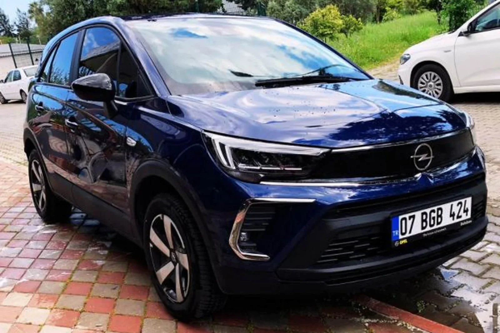 Alquiler Opel Crossland  Azul 2023 en Kemer