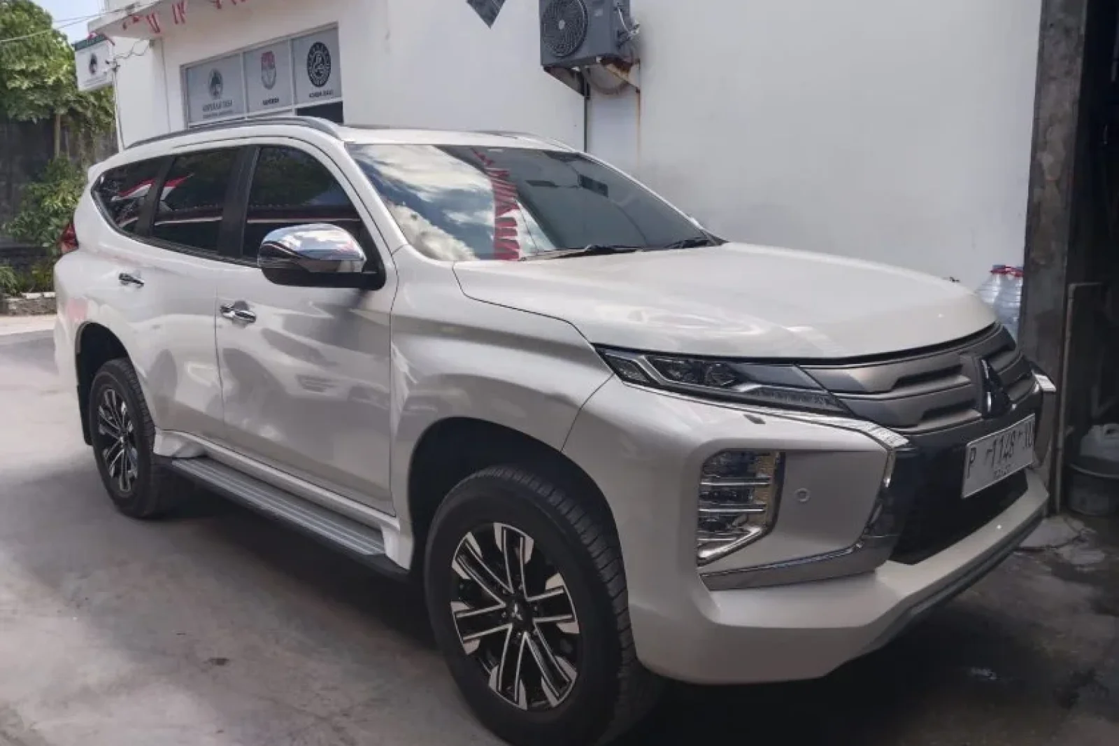 Kiralık Mitsubishi Pajero  Gri 2023 içinde Bali