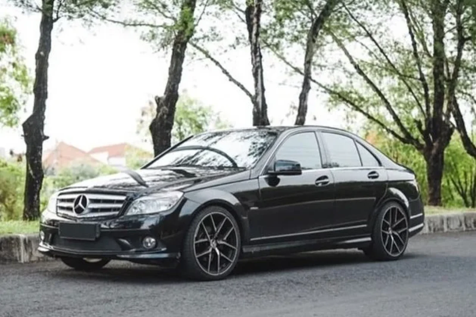 Аренда Mercedes-Benz C-Class 250 Черный 2015 в Бали