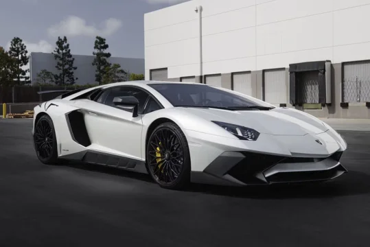 Lamborghini Aventador White 2018
