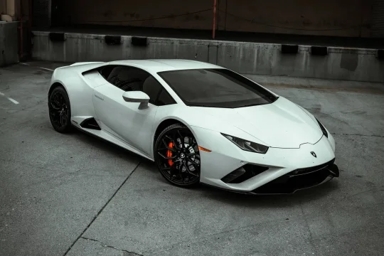 Lamborghini Huracan Evo Белый 2020