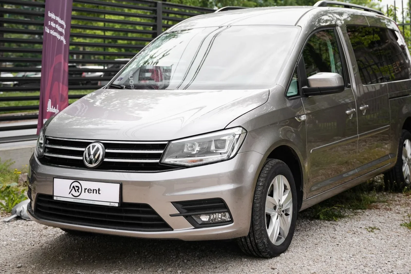 Alquiler Volkswagen Caddy  Plata 2018 en Sarajevo