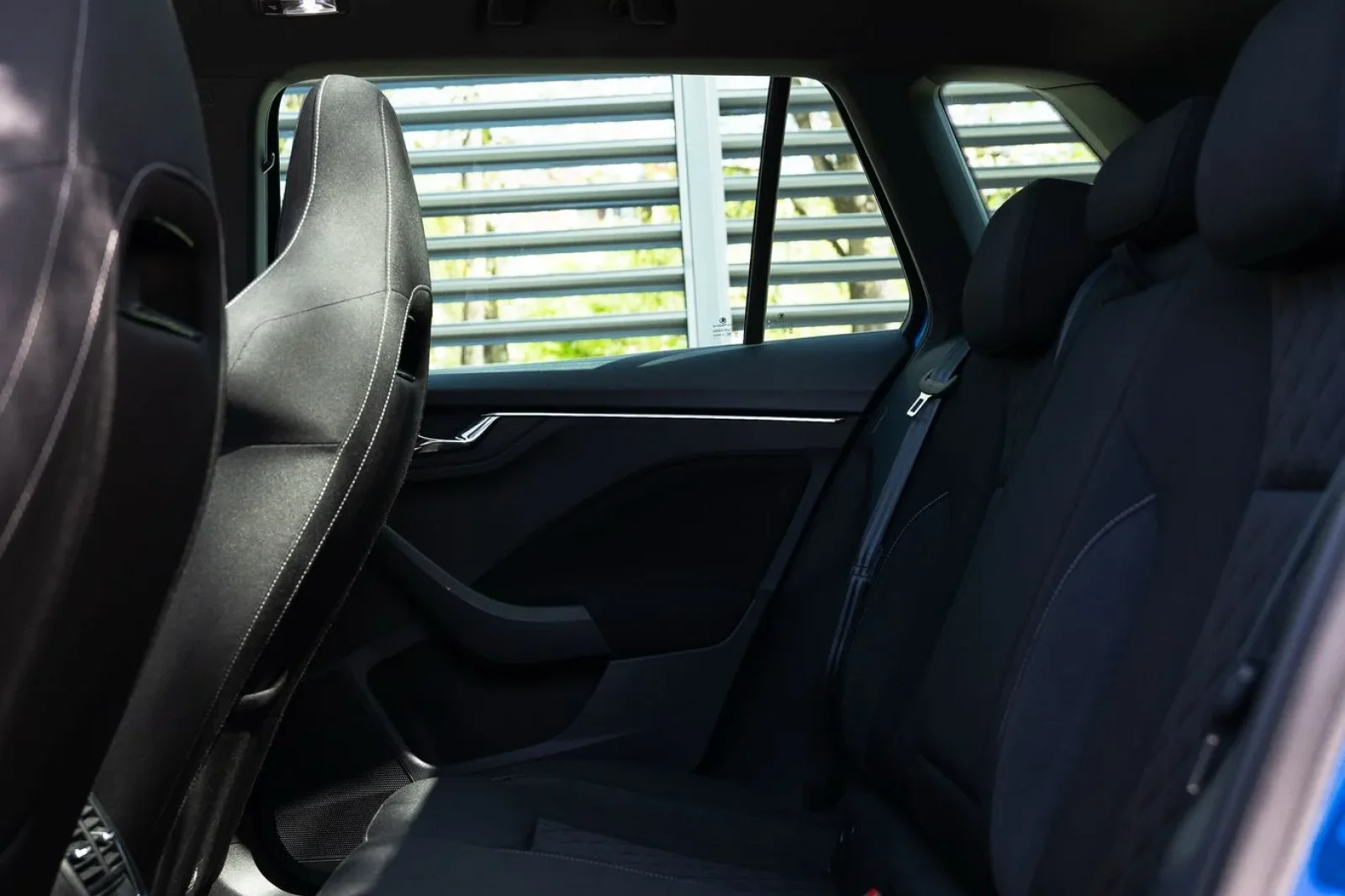 Alquiler Skoda Kamiq  Azul 2023 en Sarajevo - 4 