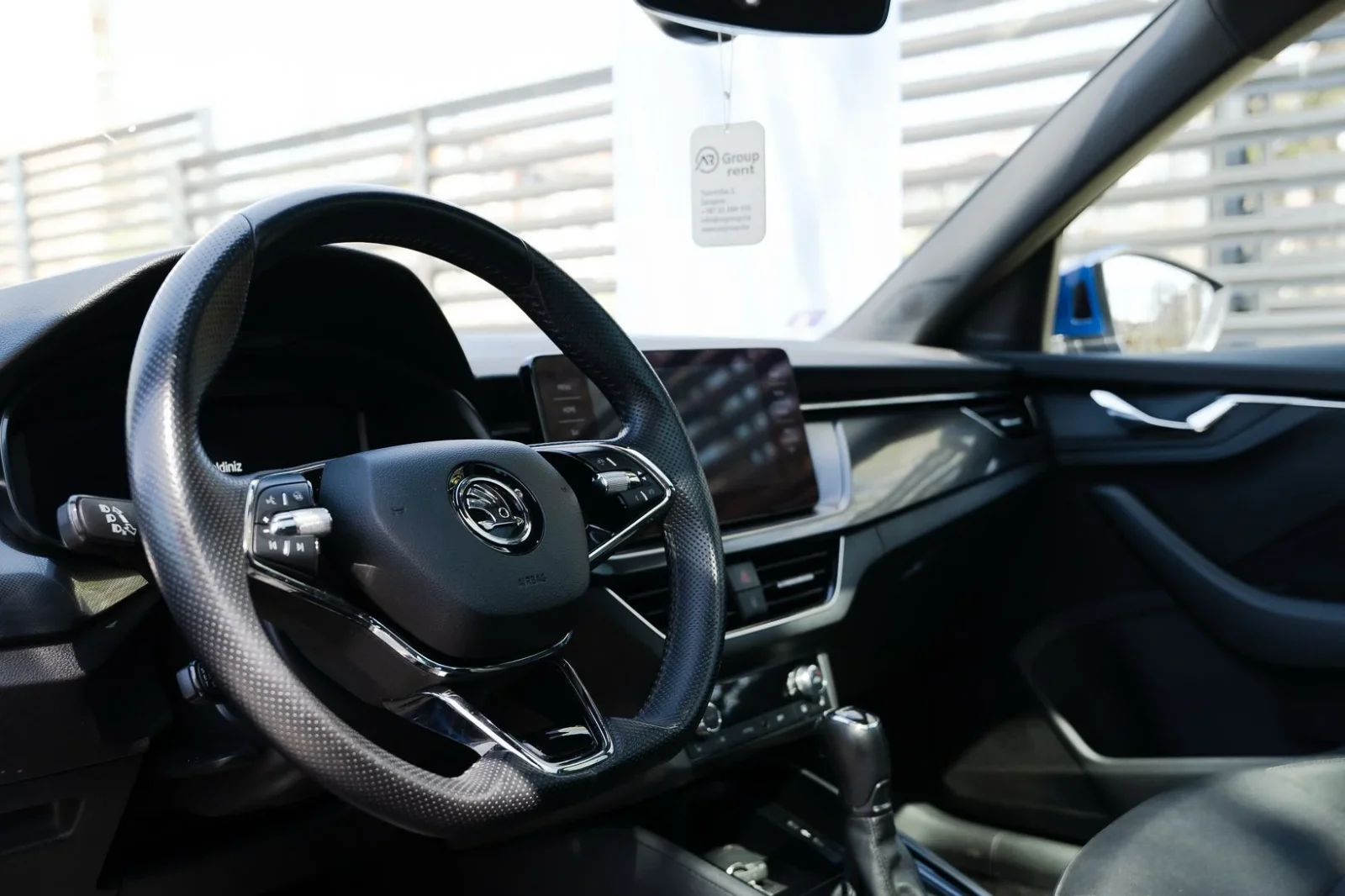 Alquiler Skoda Kamiq  Azul 2023 en Sarajevo - 3 