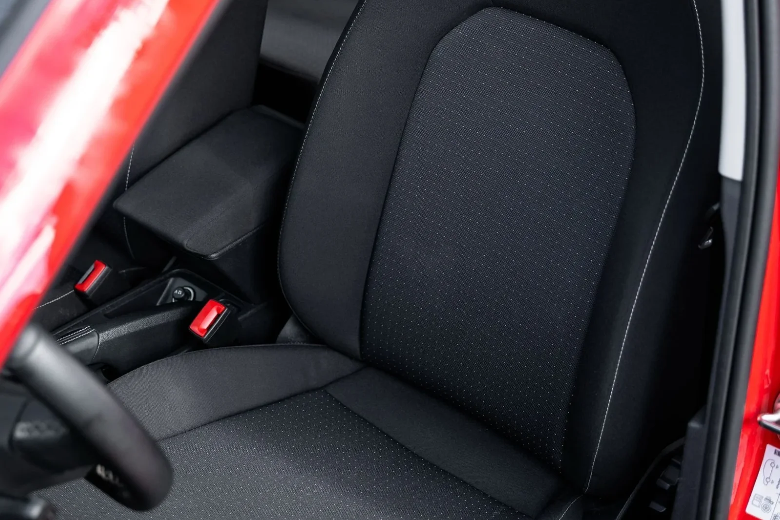 Rent SEAT Arona  Red 2023 in Sarajevo - 4 