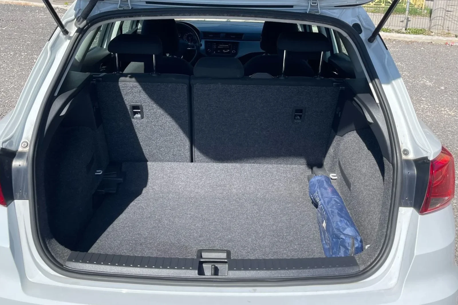 Rent SEAT Arona  White 2023 in Sarajevo - 6 