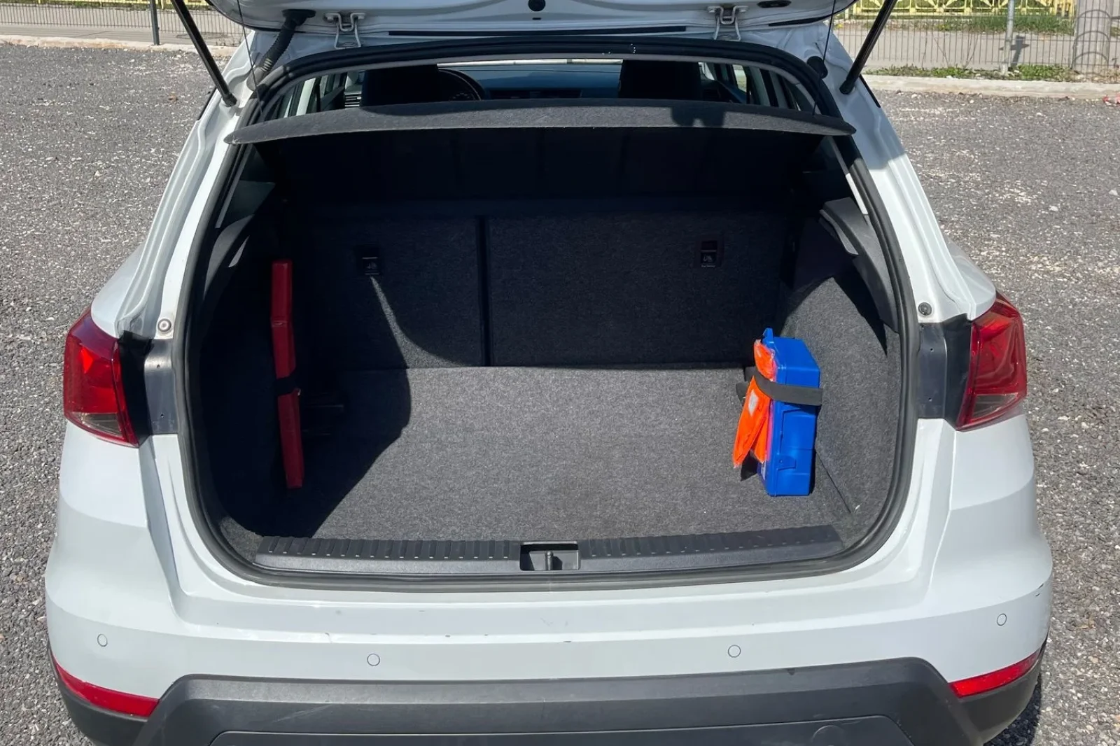 Rent SEAT Arona  White 2023 in Sarajevo - 6 