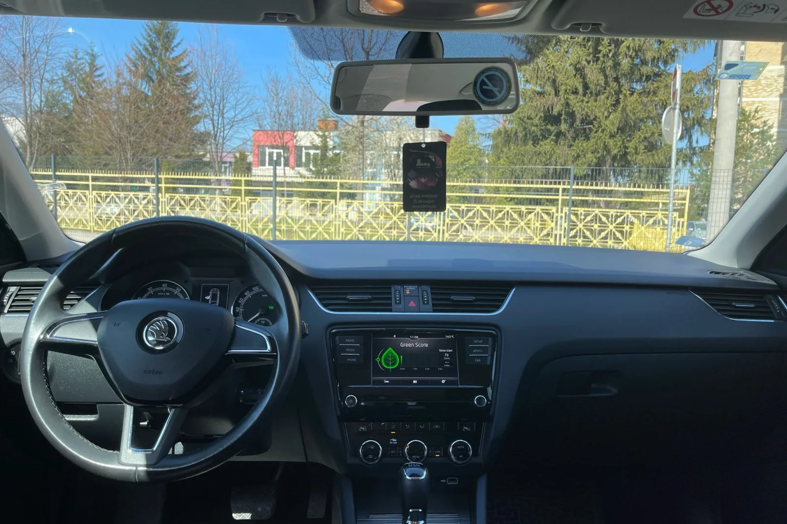 Rent Skoda Octavia  White 2021 in Sarajevo - 3 