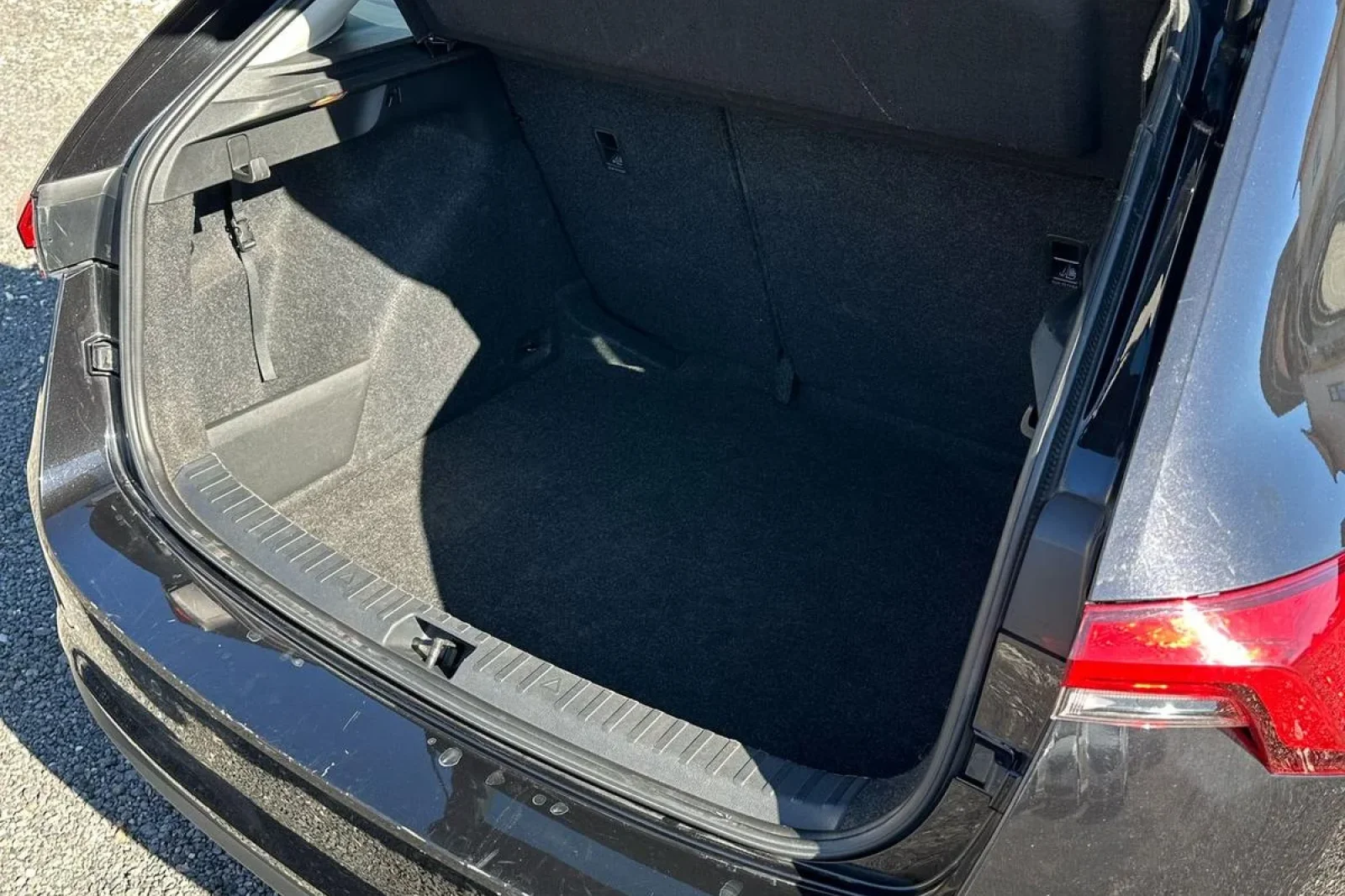 Rent Skoda Kamiq  Grey 2023 in Sarajevo - 7 