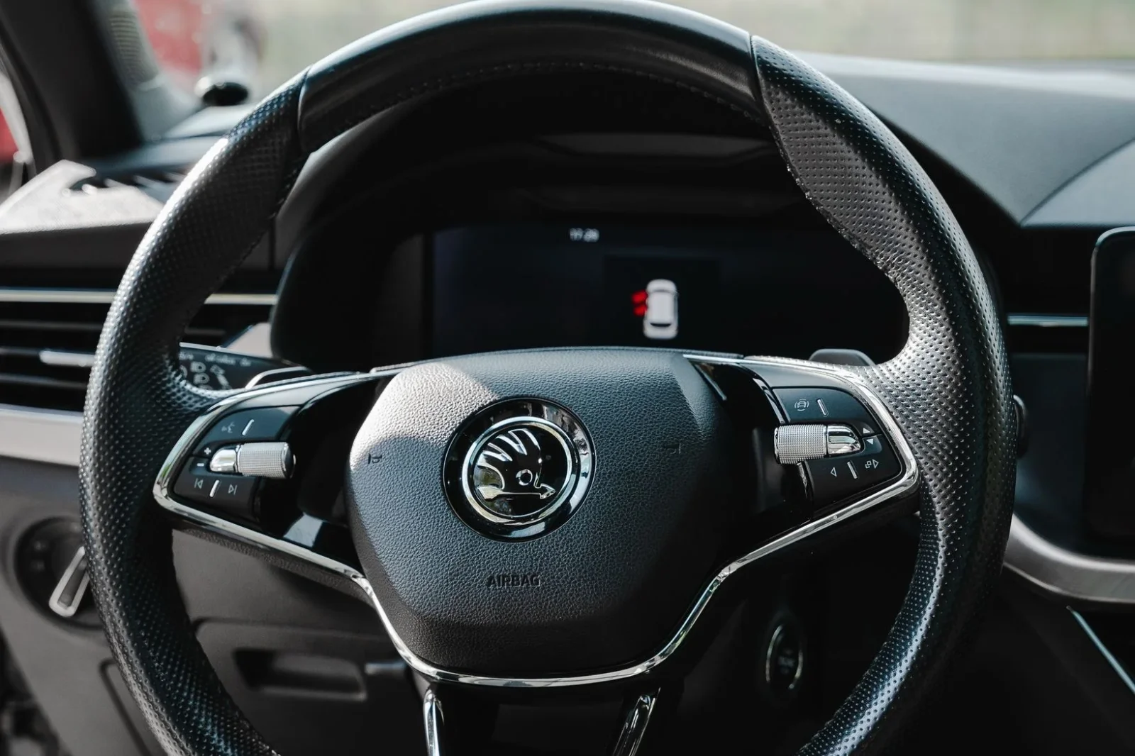 Rent Skoda Kamiq  Grey 2023 in Sarajevo - 4 