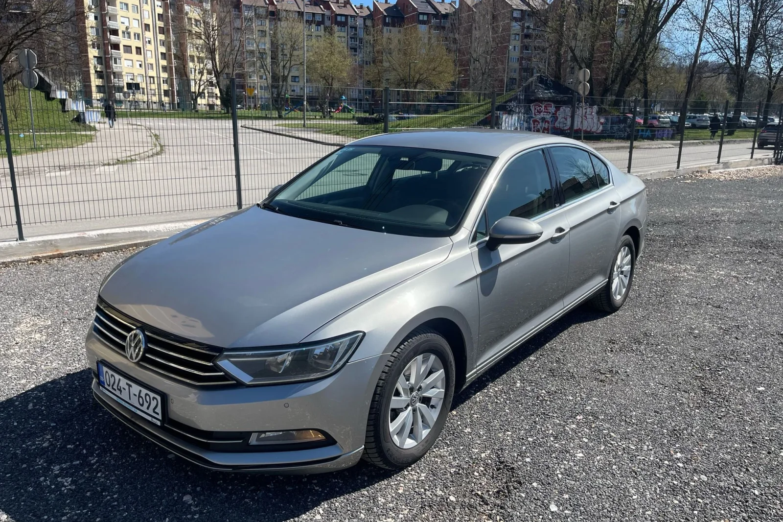 Rent Volkswagen Passat  Silver 2022 in Sarajevo - 3 