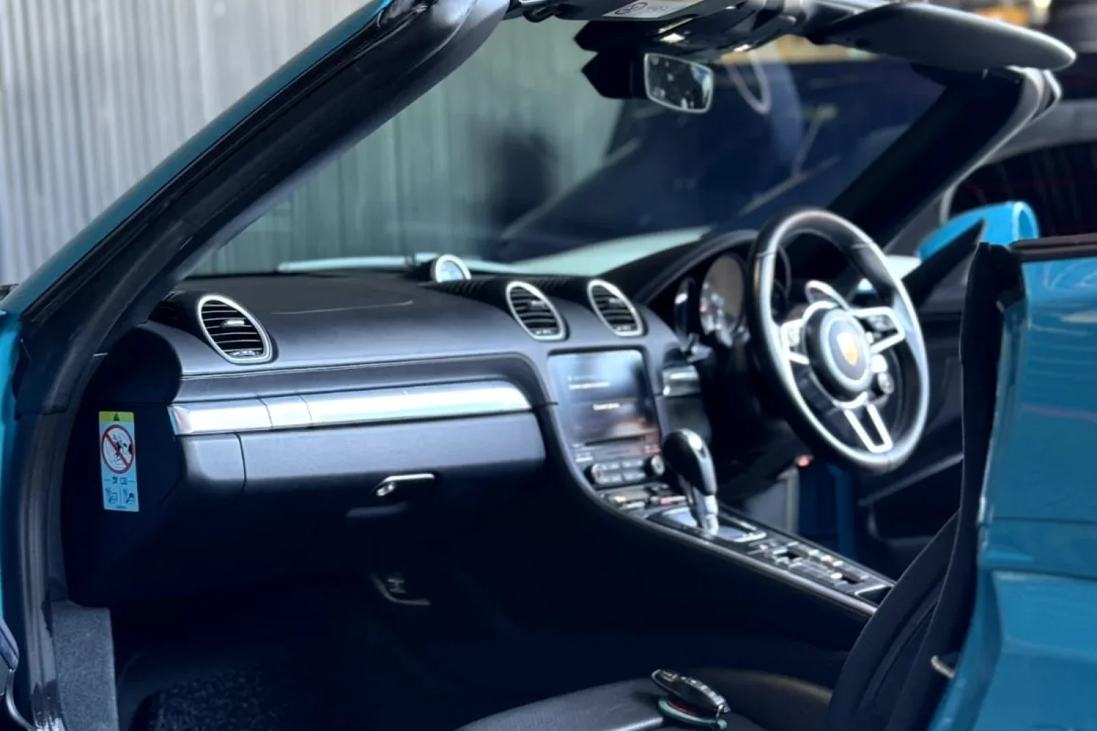 Huren Porsche 718 GT4 Hemelsblauw 2020 in Bali - 2 