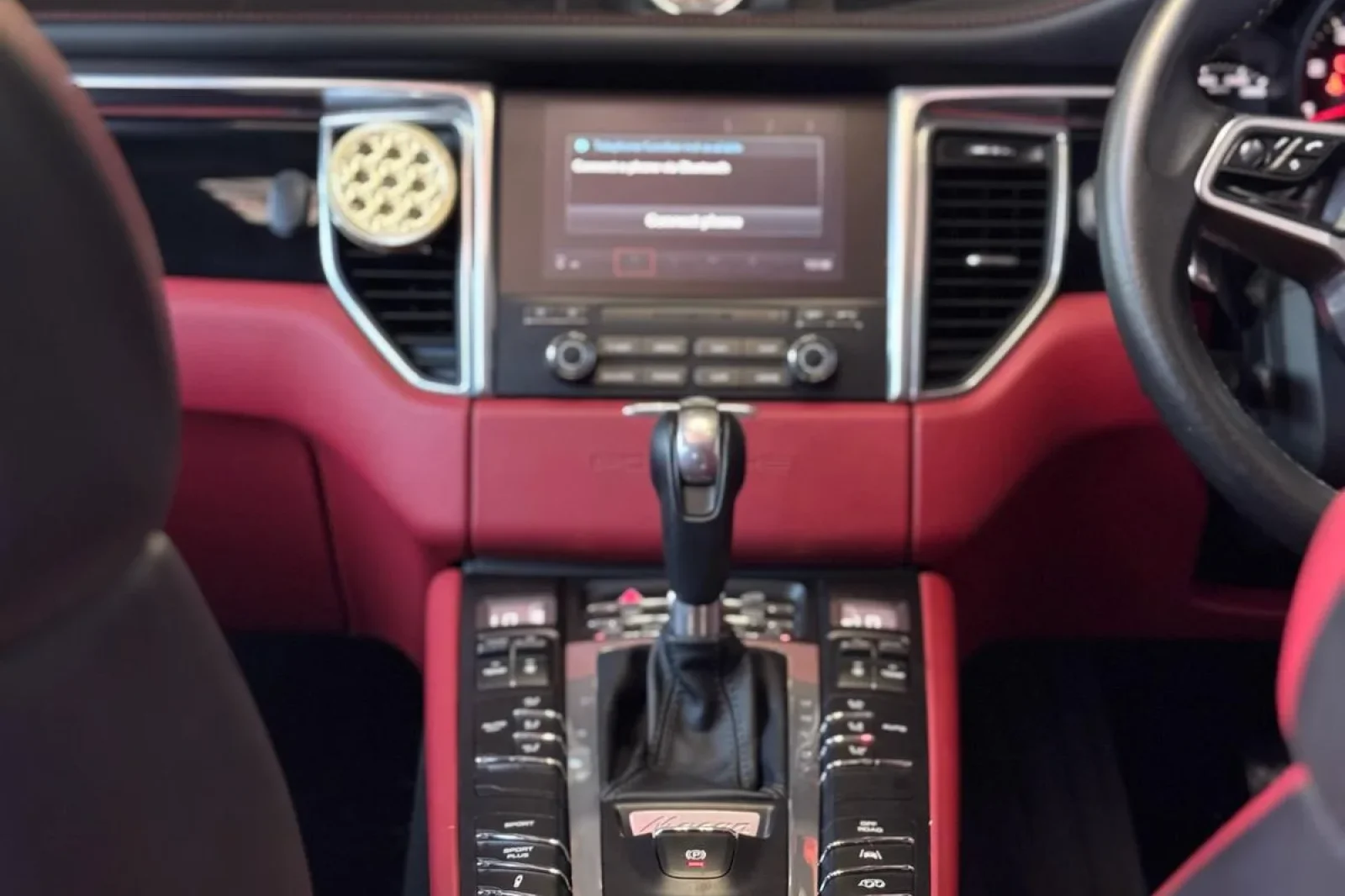 Loyer Porsche Macan  Noir 2020 en Bali - 5 