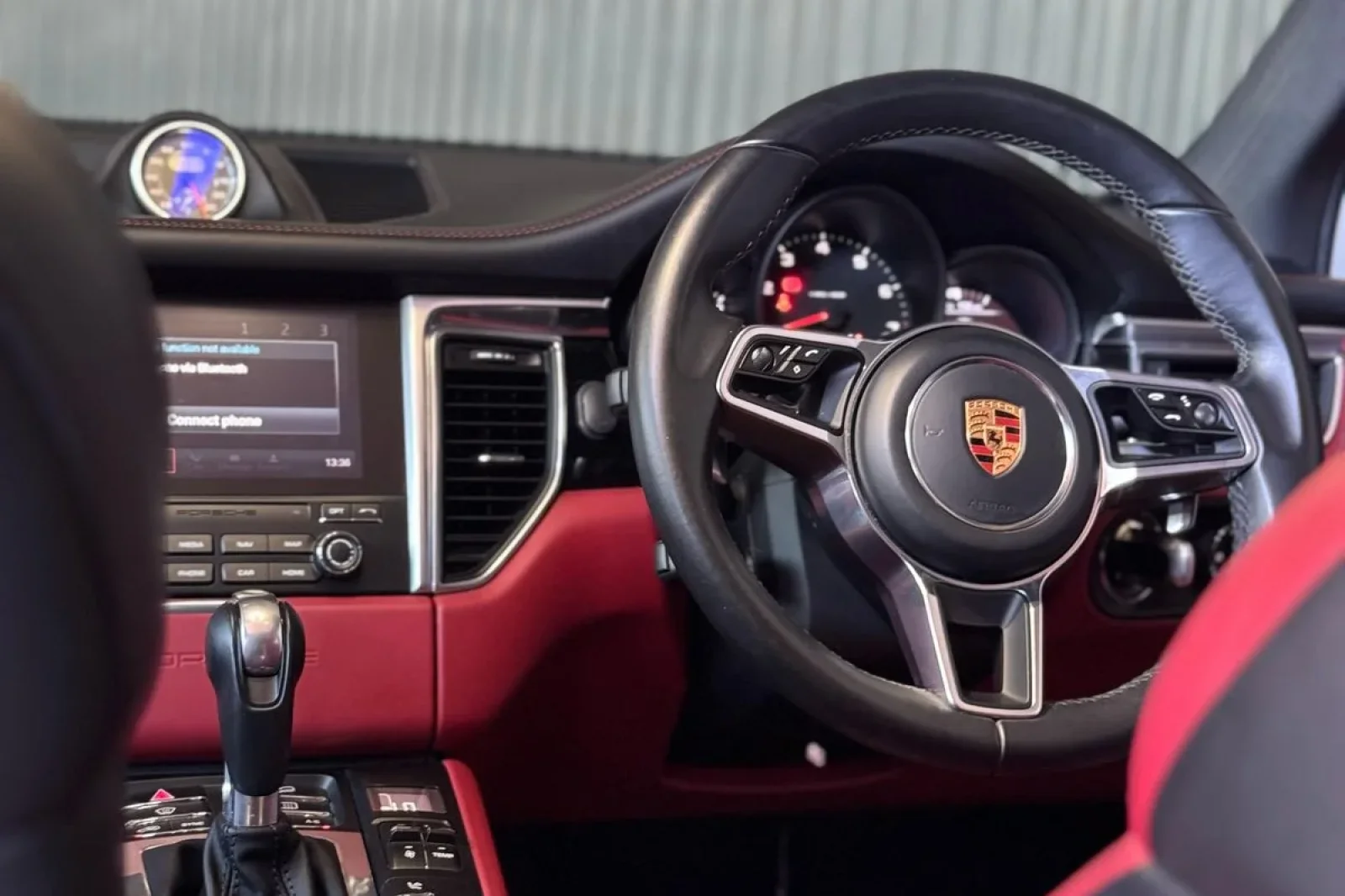 Loyer Porsche Macan  Noir 2020 en Bali - 3 