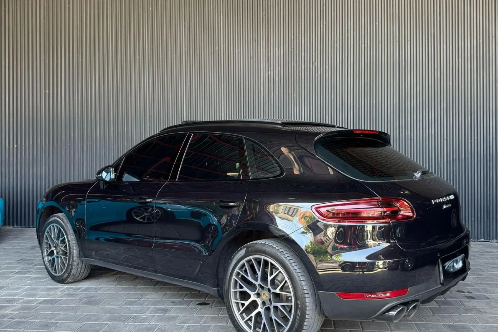 Loyer Porsche Macan  Noir 2020 en Bali - 8 