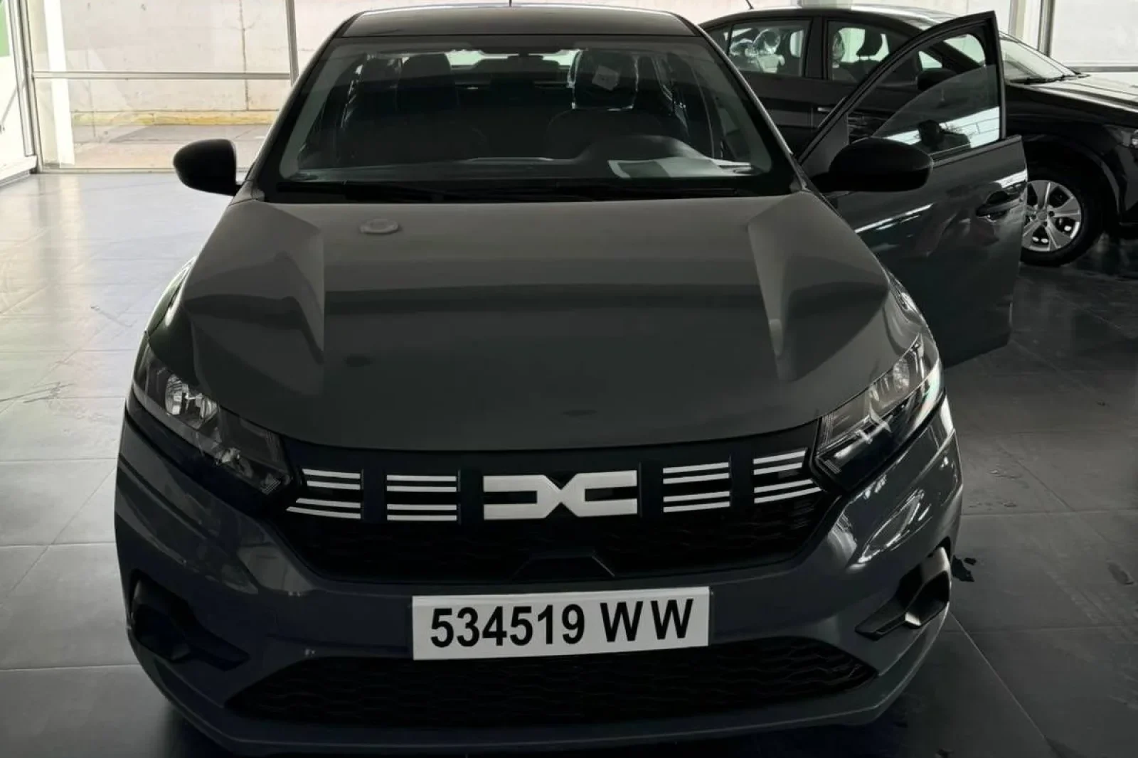 Kiralık Dacia Logan  Gri 2025 içinde Rabat - 2 