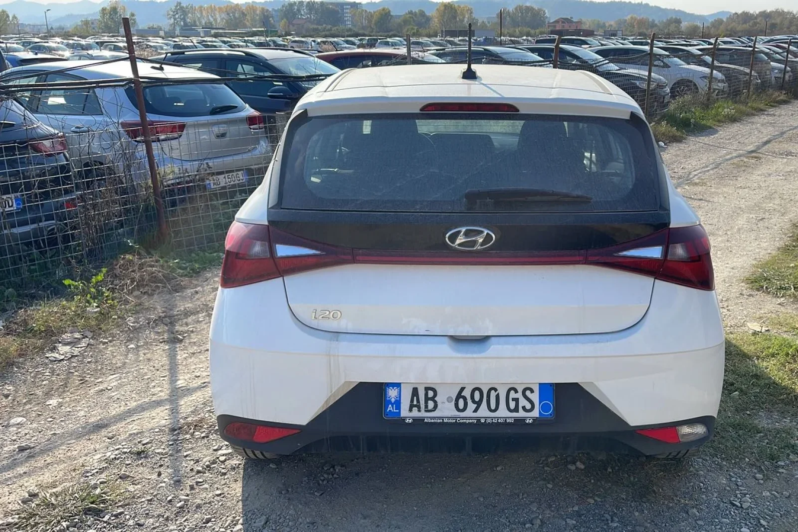 Rent Hyundai i20  White 2022 in Tirana - 3 