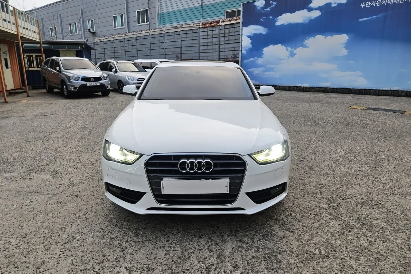 Loyer Audi A4  Blanc 2015 en Tirana