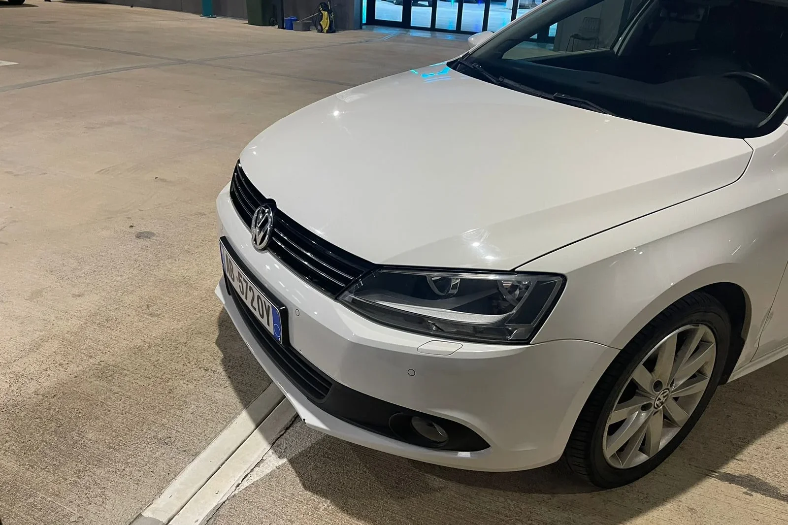 Loyer Volkswagen Jetta  Blanc 2013 en Tirana - 3 