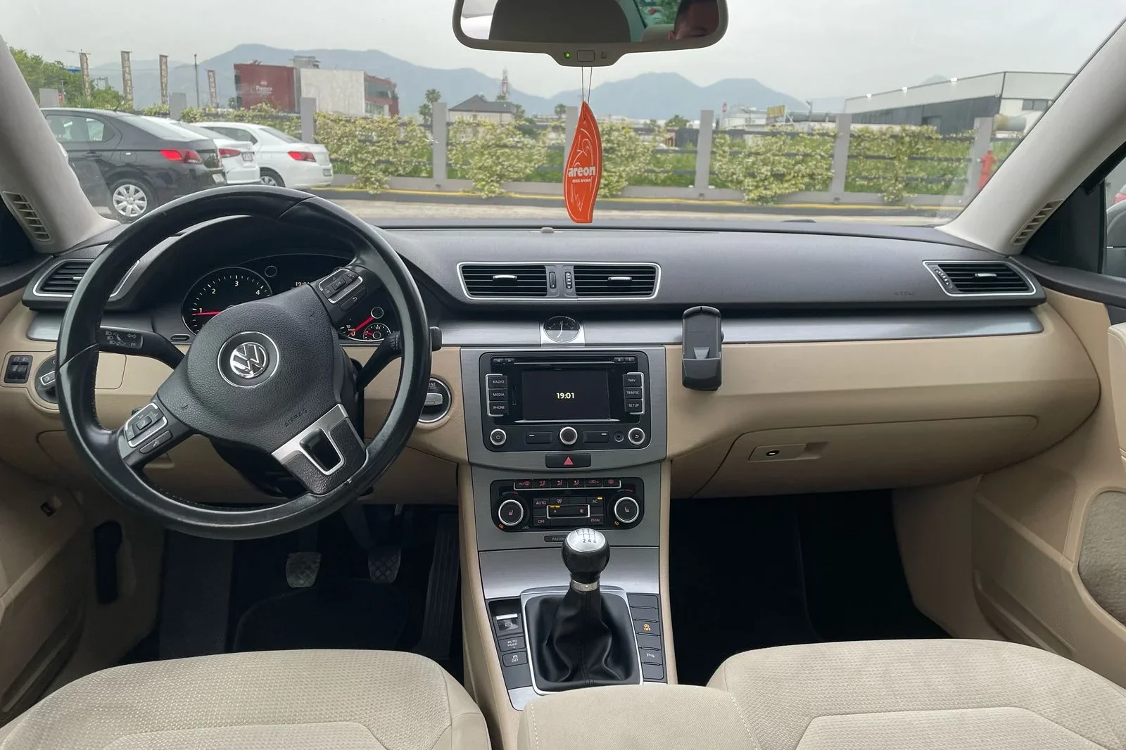 Alquiler Volkswagen Passat  Marrón 2013 en Tirana - 2 