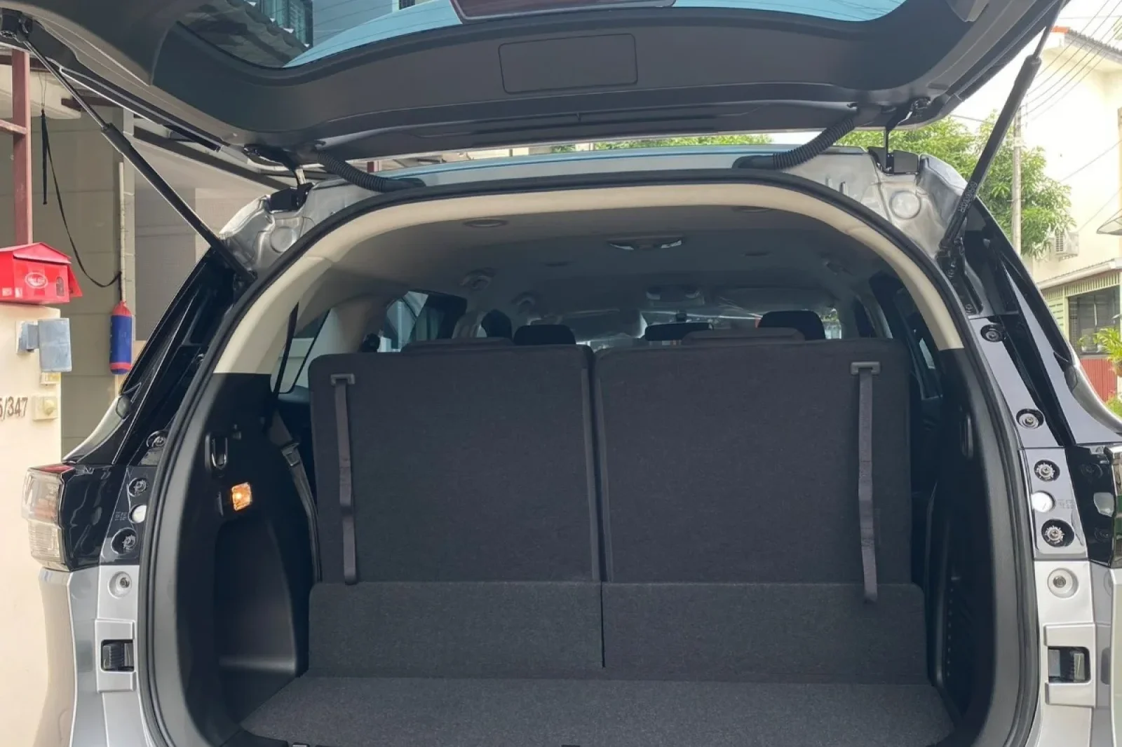 Rent Isuzu MU X Silver 2022 in Phuket - 5 