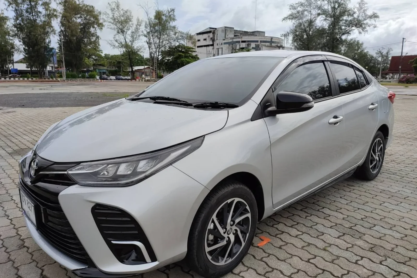 Rent Toyota Yaris  Silver 2022 in Phuket - 4 