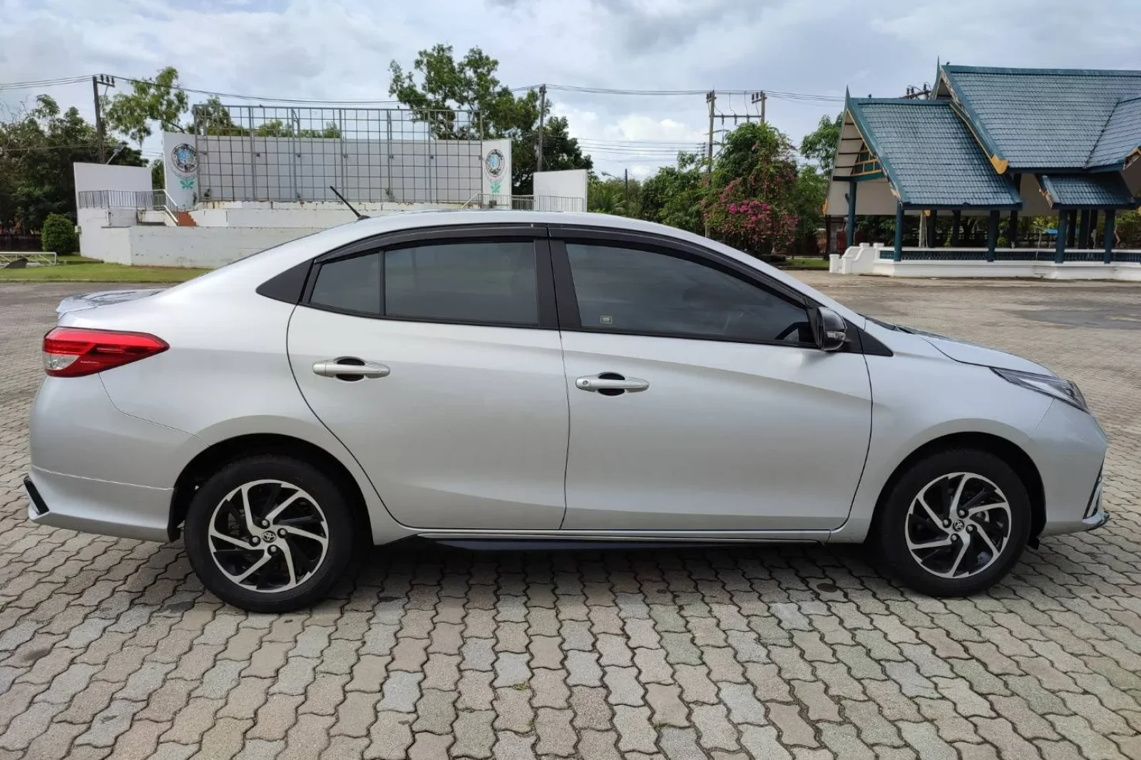 Rent Toyota Yaris  Silver 2022 in Phuket - 6 