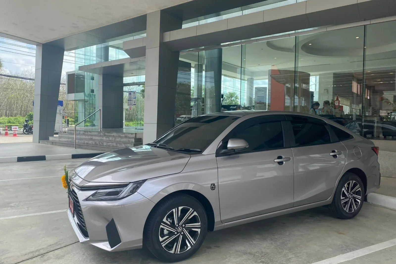 Rent Toyota Yaris  Silver 2022 in Phuket - 4 