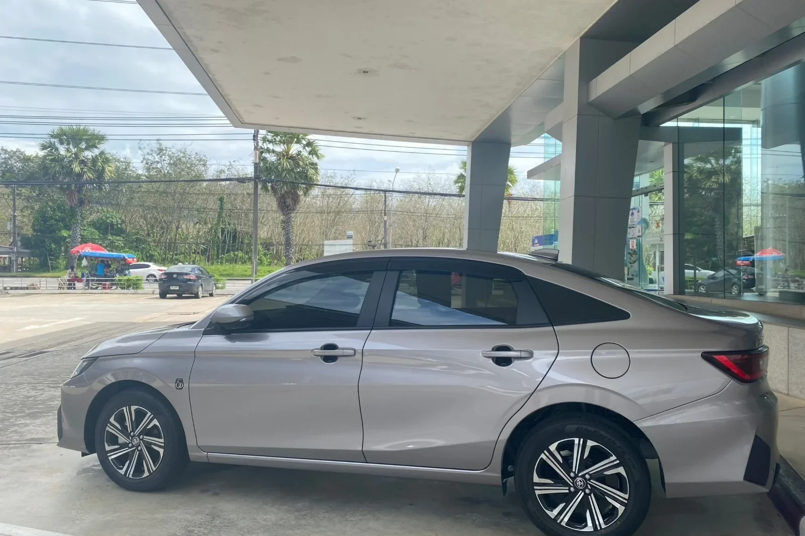 Rent Toyota Yaris  Silver 2022 in Phuket - 5 