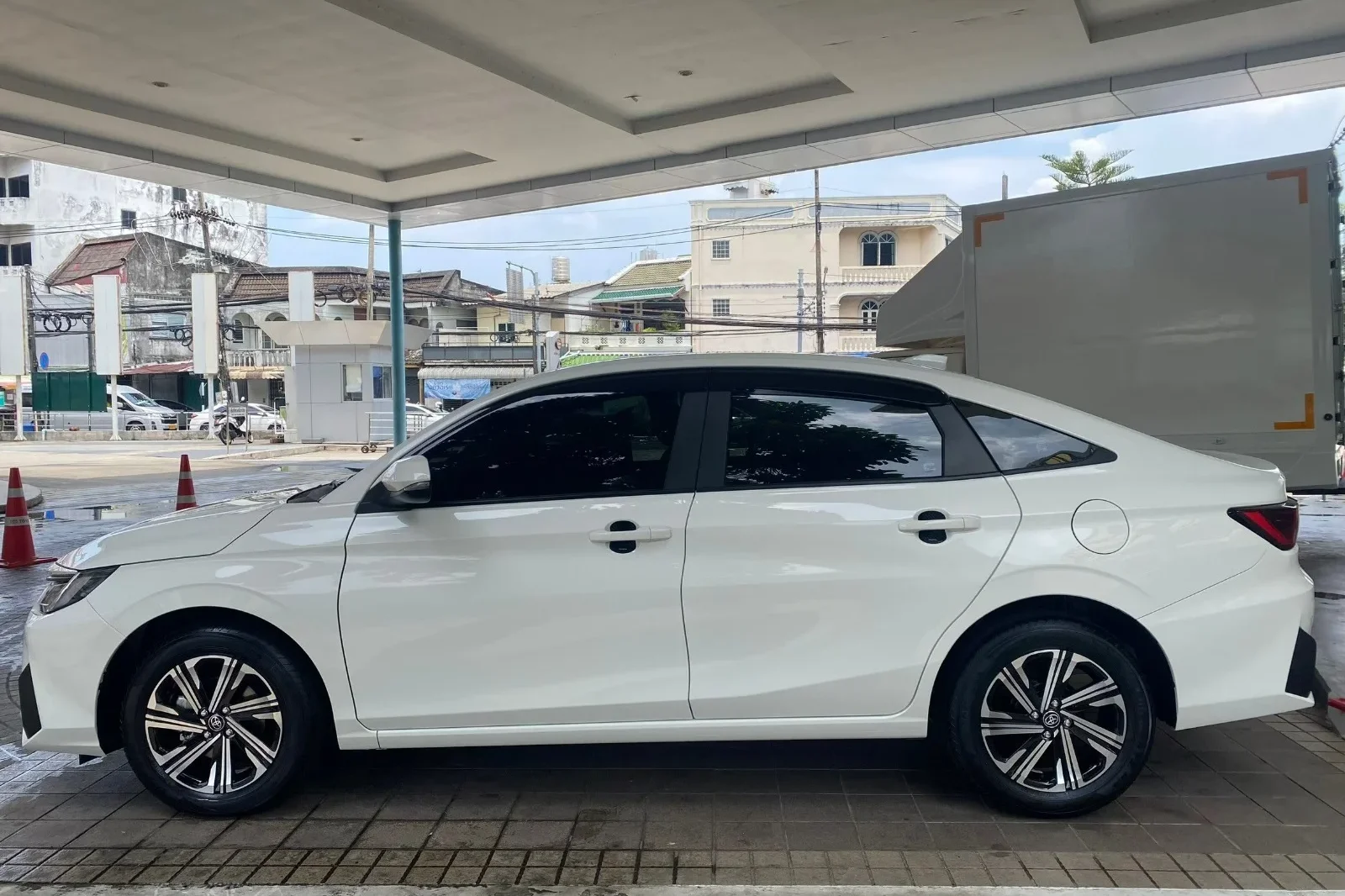 Rent Toyota Yaris  White 2023 in Phuket - 8 