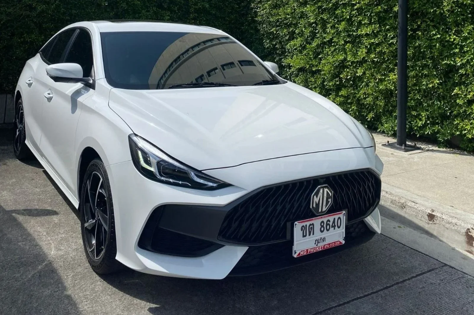 Alquiler MG 5  Blanco 2023 en Phuket