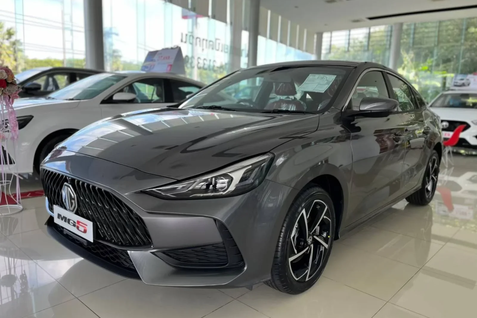 Alquiler MG 5  Gris 2023 en Phuket