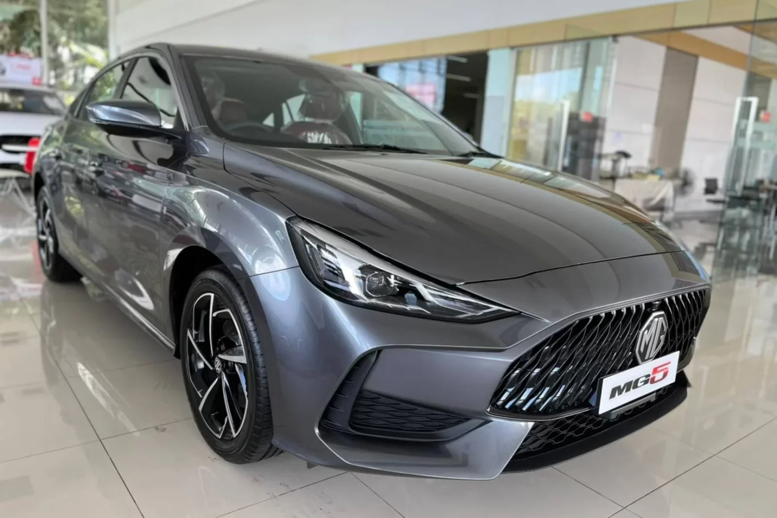Alquiler MG 5  Gris 2023 en Phuket - 6 