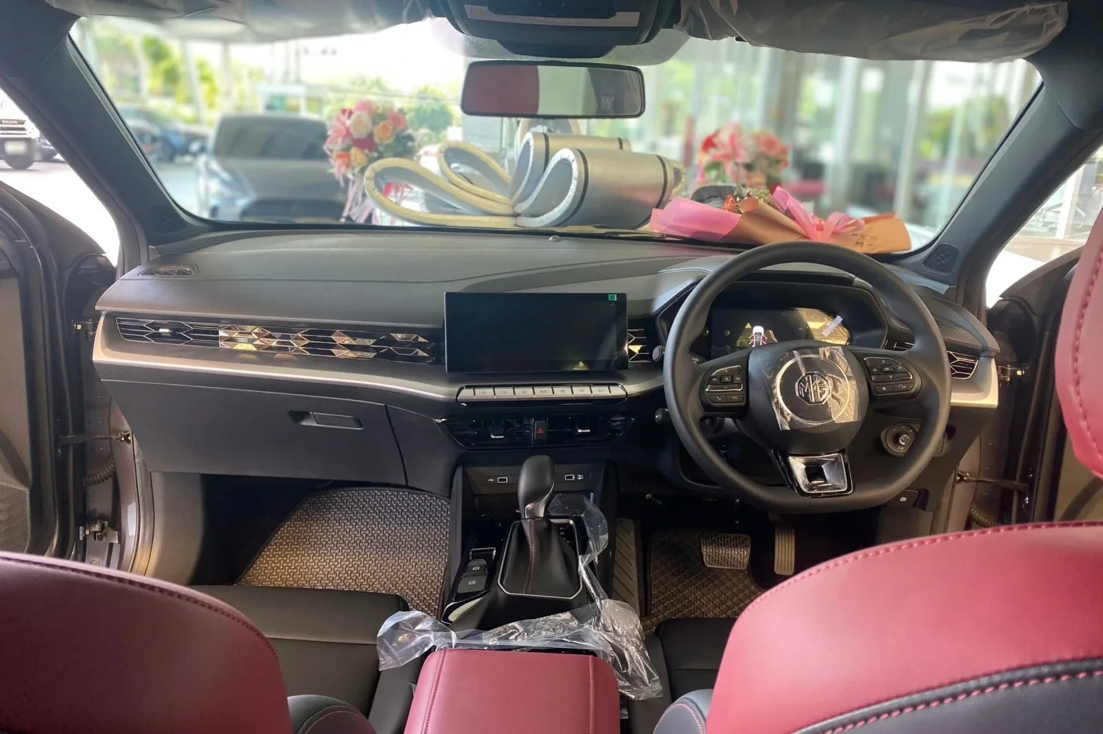 Alquiler MG 5  Gris 2023 en Phuket - 4 