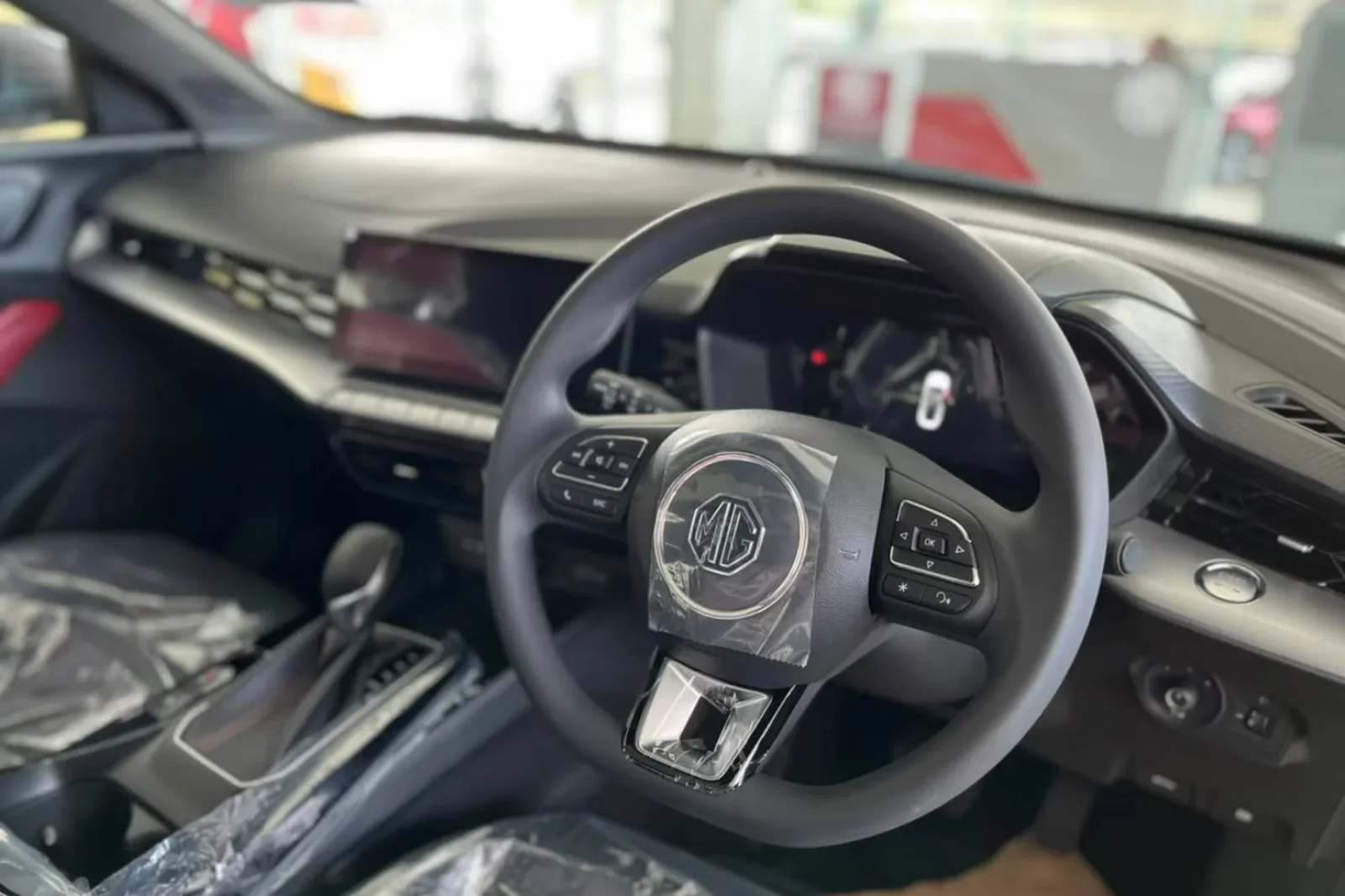 Alquiler MG 5  Gris 2023 en Phuket - 3 