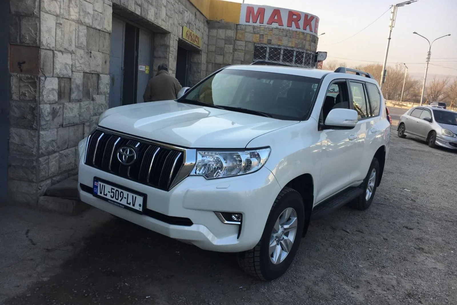 Affitto Toyota Land Cruiser Prado  Bianco 2019 in Tbilisi - 2 