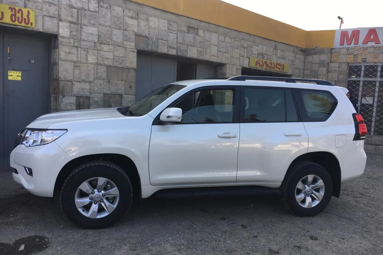 Affitto Toyota Land Cruiser Prado  Bianco 2019 in Tbilisi - 4 