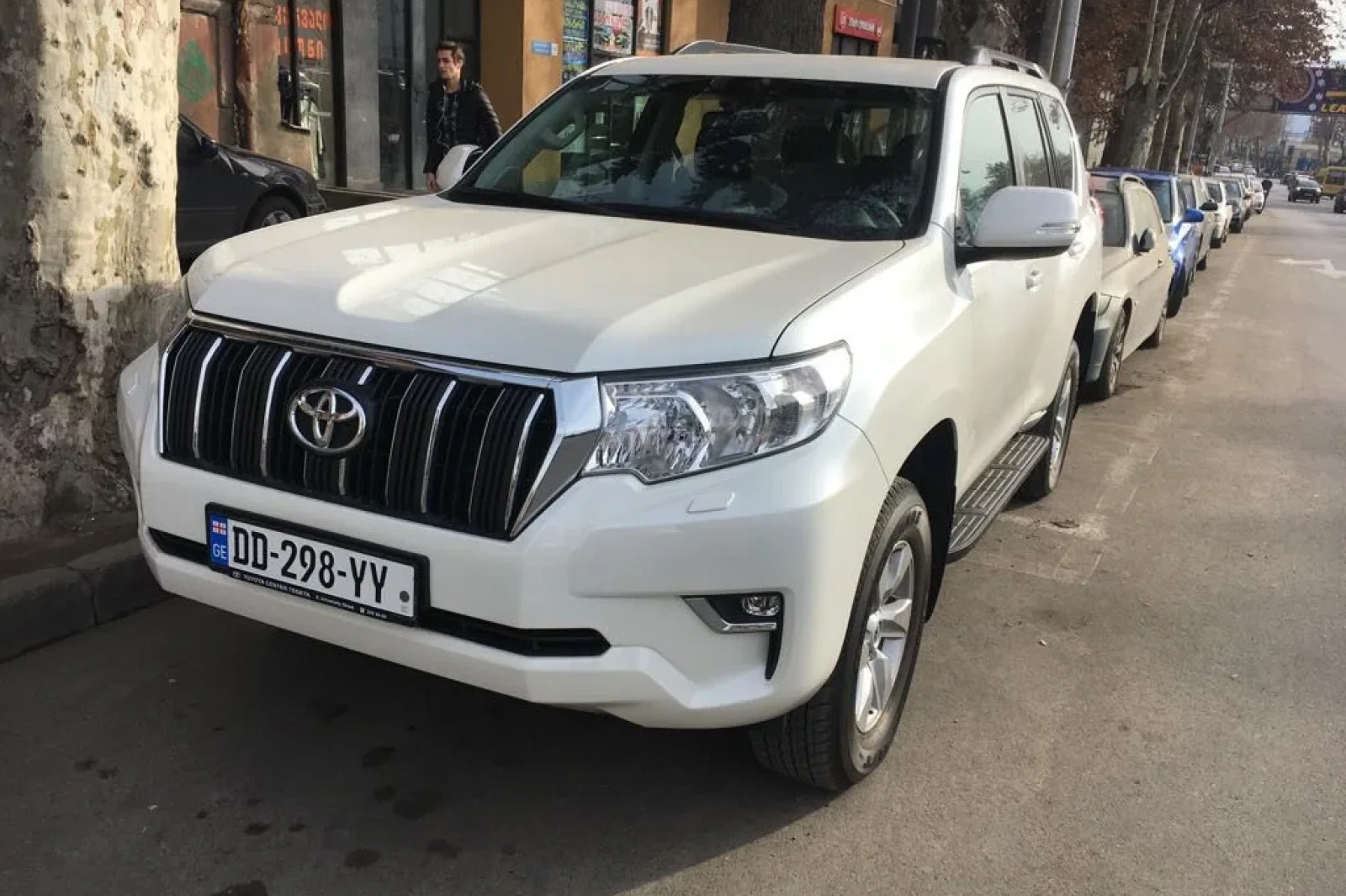 Huren Toyota Land Cruiser Prado  Wit 2017 in Tbilisi