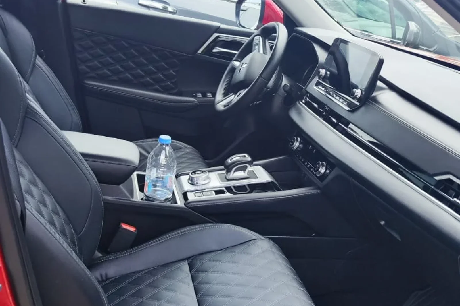 Huren Mitsubishi Outlander  Rood 2022 in Tbilisi - 5 