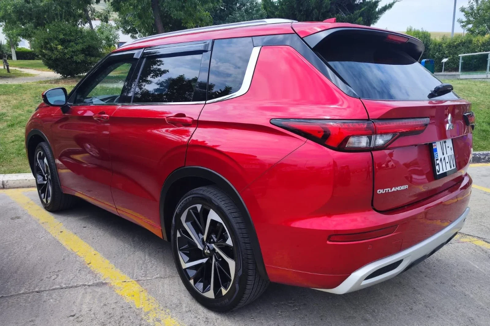 Huren Mitsubishi Outlander  Rood 2022 in Tbilisi - 2 