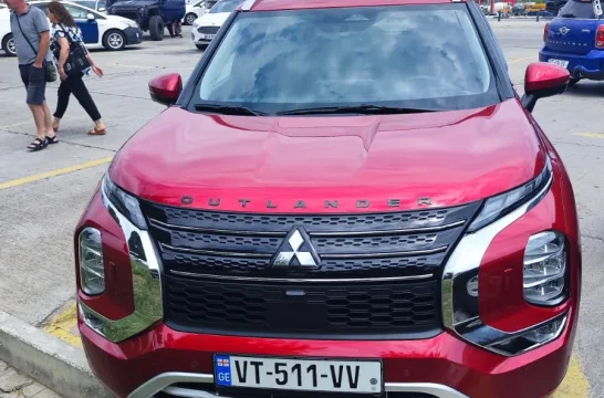 Mitsubishi Outlander Rood 2022