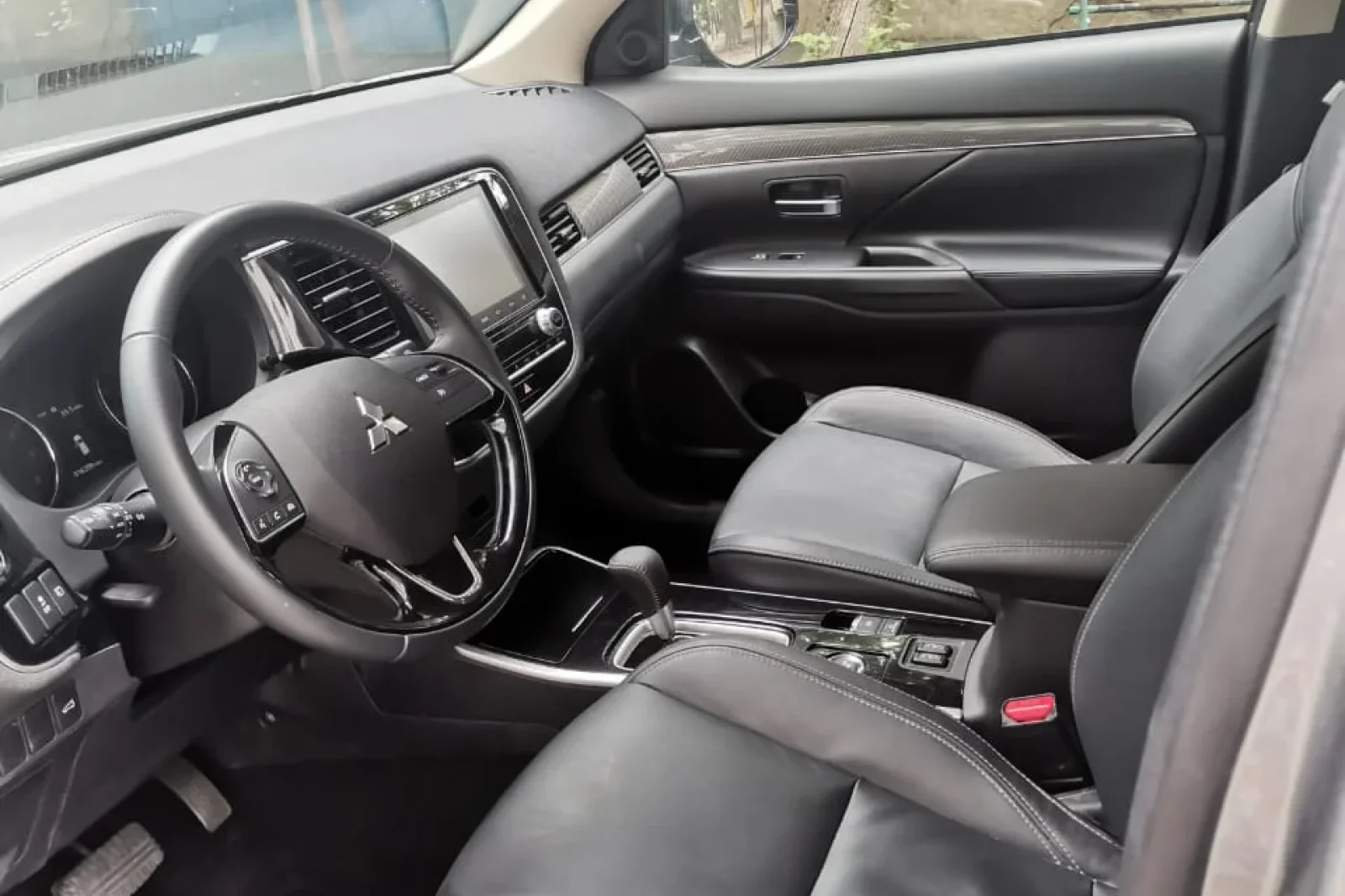 Huren Mitsubishi Outlander  Grijs 2020 in Tbilisi - 5 