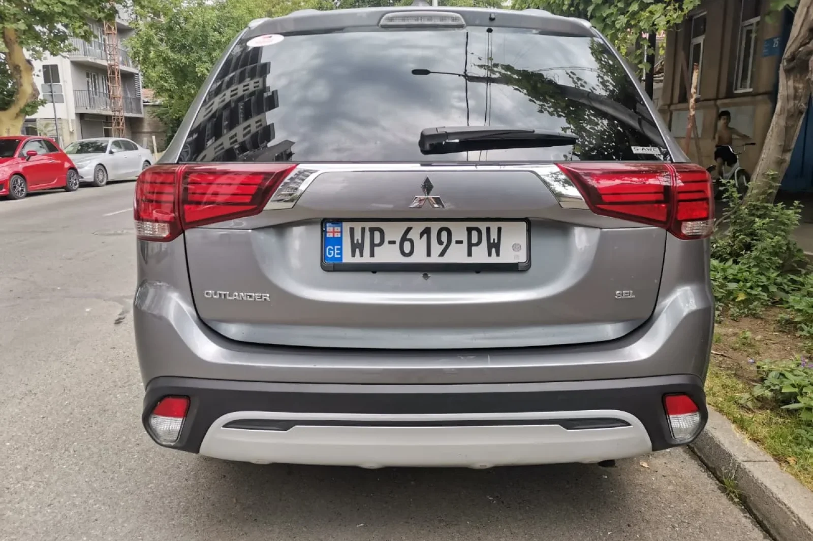 Huren Mitsubishi Outlander  Grijs 2020 in Tbilisi - 7 