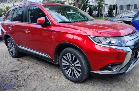 Mitsubishi Outlander Rood 2019