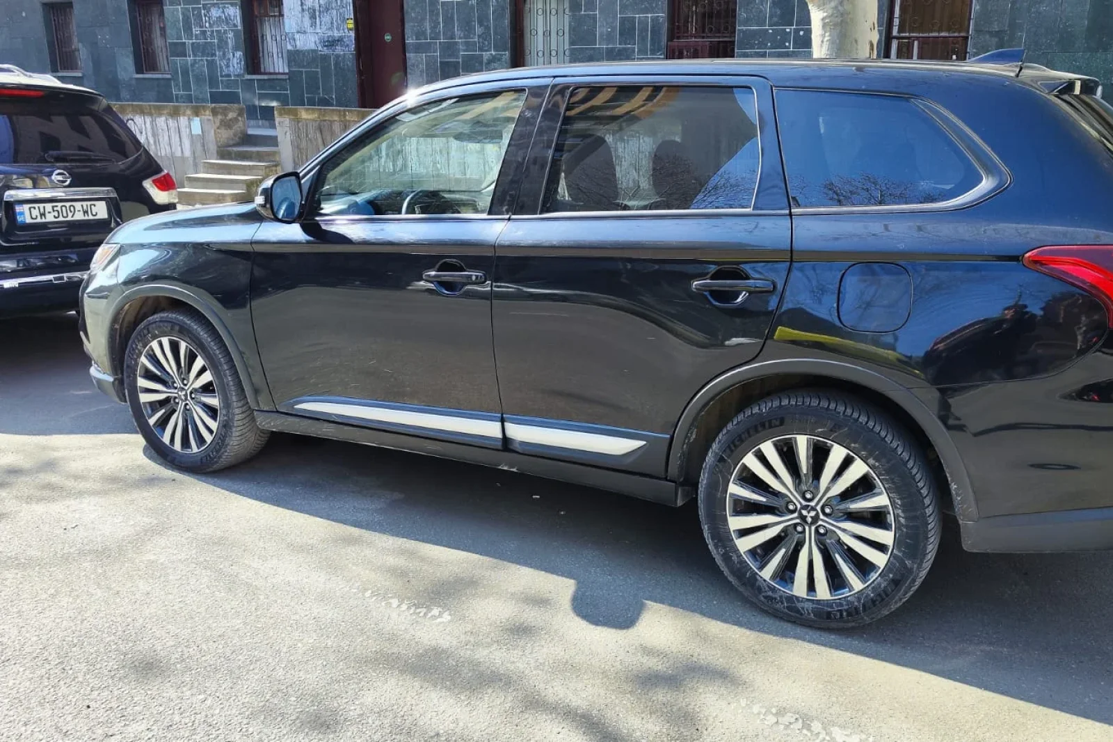 Loyer Mitsubishi Outlander  Noir 2019 en Tbilisi - 6 
