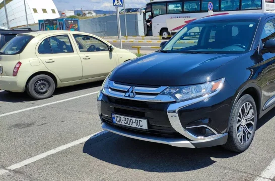 Mitsubishi Outlander Zwart 2018