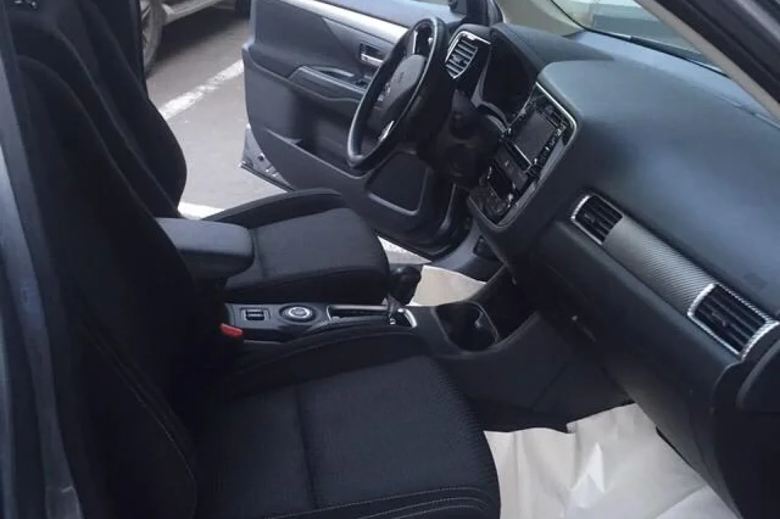 Rent Mitsubishi Outlander  Red 2017 in Tbilisi - 3 