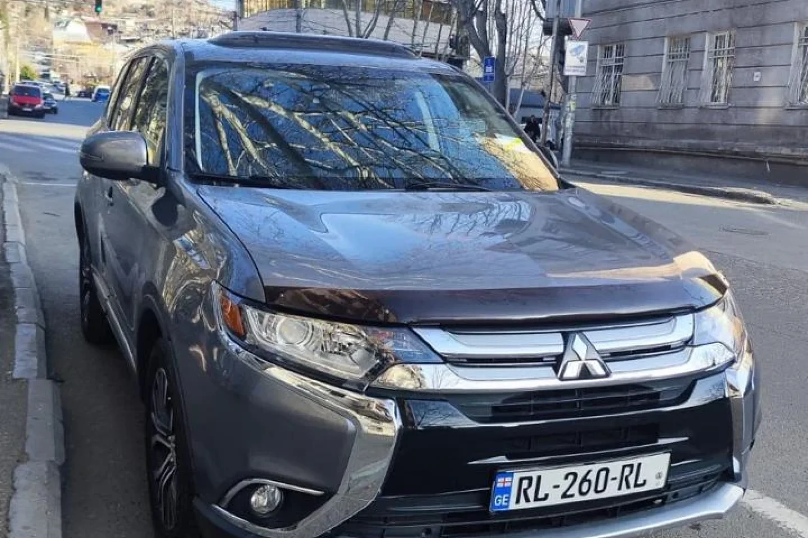 Huren Mitsubishi Outlander  Grijs 2017 in Tbilisi